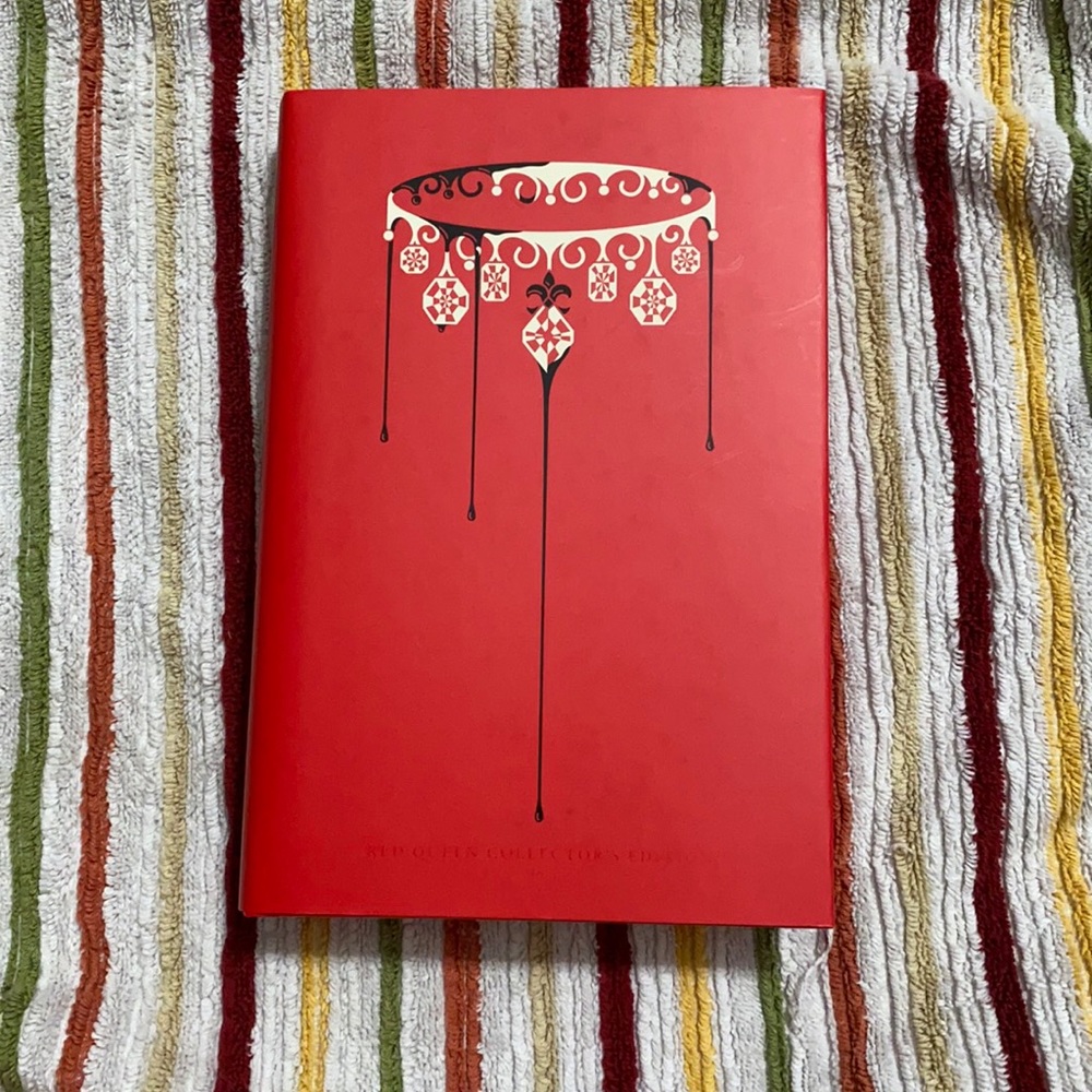 Red Queen by Victoria Aveyard!!